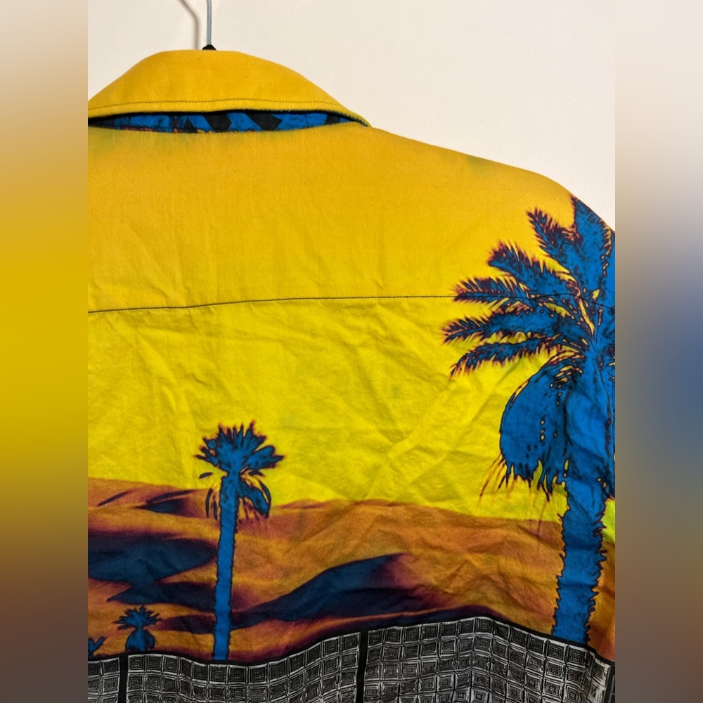 Robert Graham Exclusive Wild Summer Resort Shirt - Picture 8 of 9
